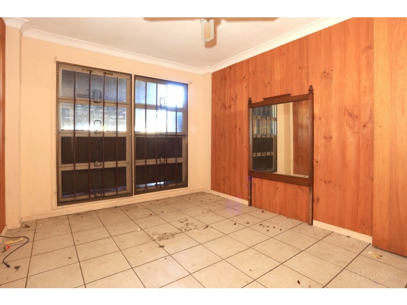 1 Government Road, Labrador QLD 4215