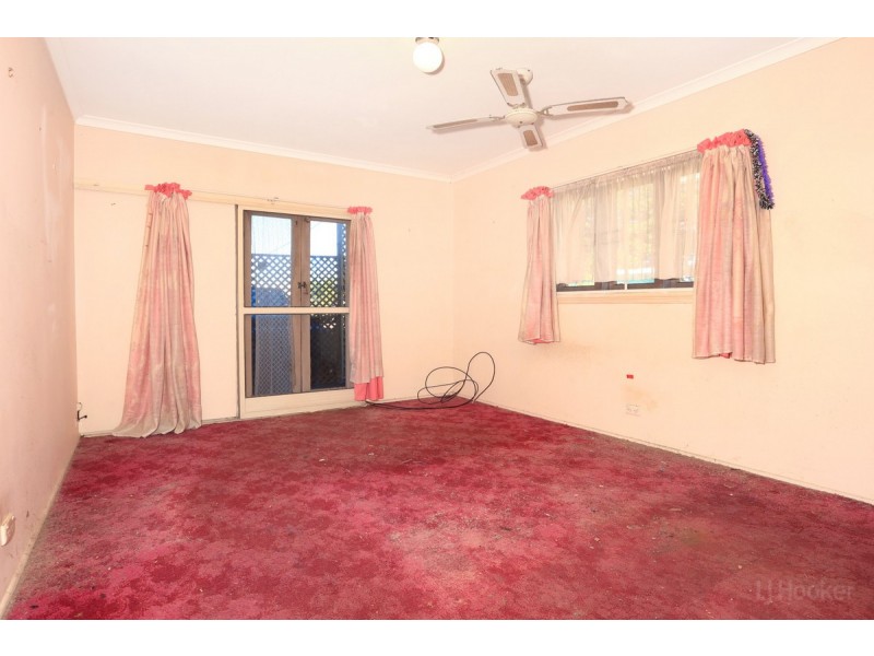 1 Government Road, Labrador QLD 4215