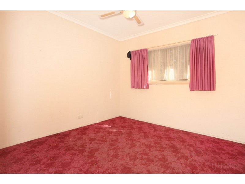 1 Government Road, Labrador QLD 4215