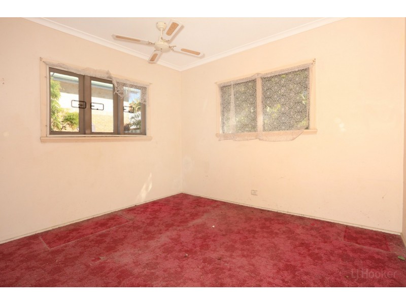 1 Government Road, Labrador QLD 4215