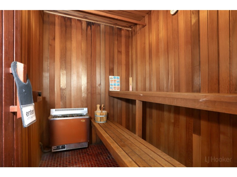 35 Thrush Avenue, Paradise Point QLD 4216