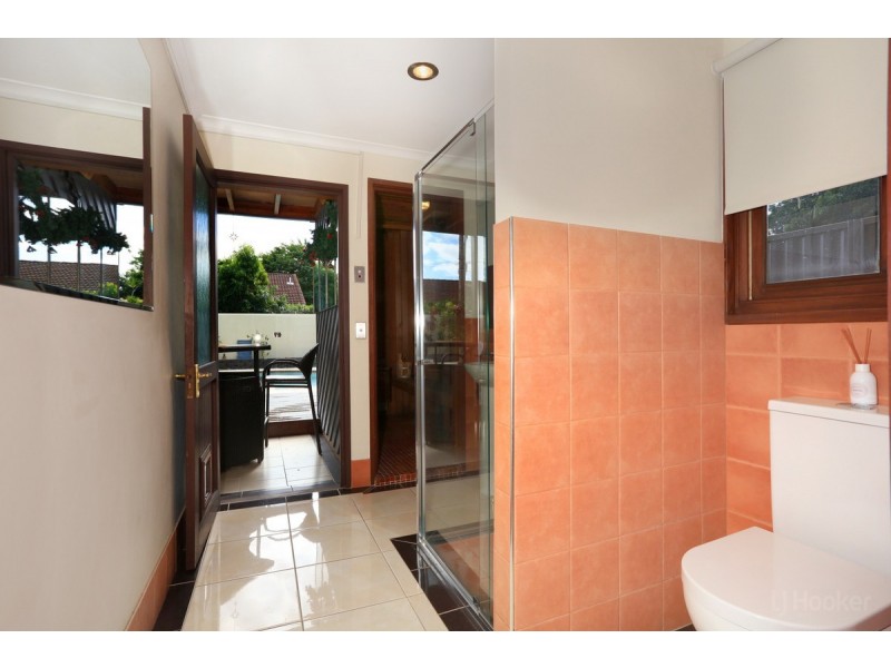 35 Thrush Avenue, Paradise Point QLD 4216