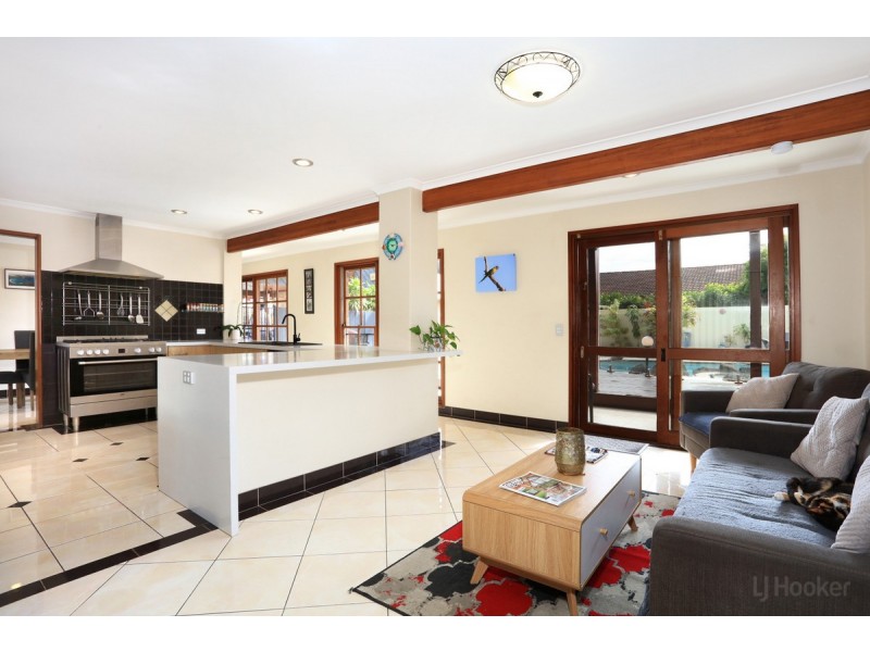 35 Thrush Avenue, Paradise Point QLD 4216