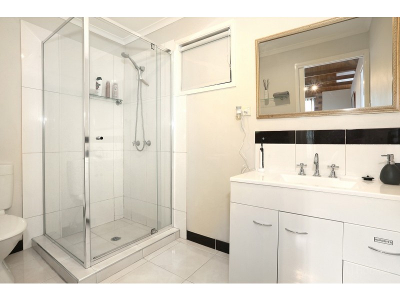 35 Thrush Avenue, Paradise Point QLD 4216