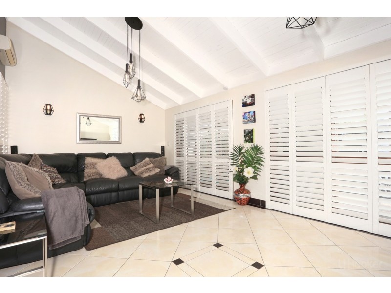 35 Thrush Avenue, Paradise Point QLD 4216