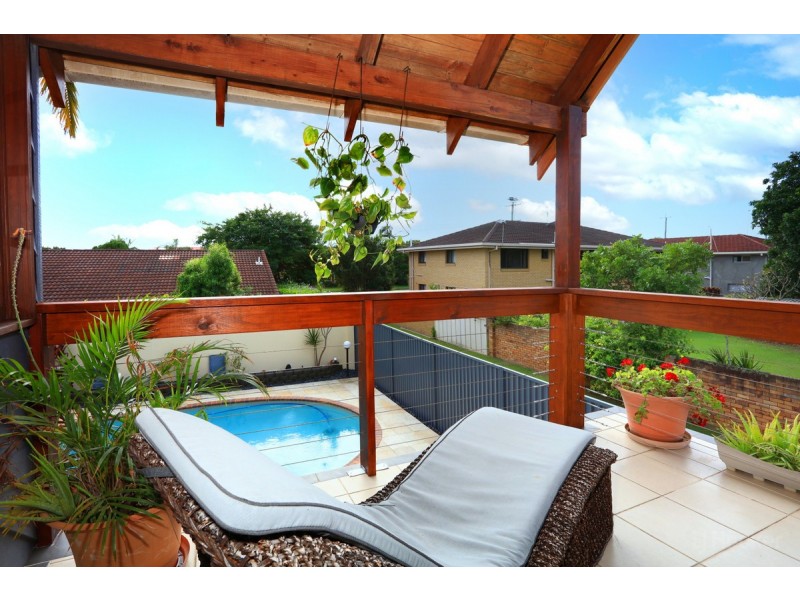 35 Thrush Avenue, Paradise Point QLD 4216