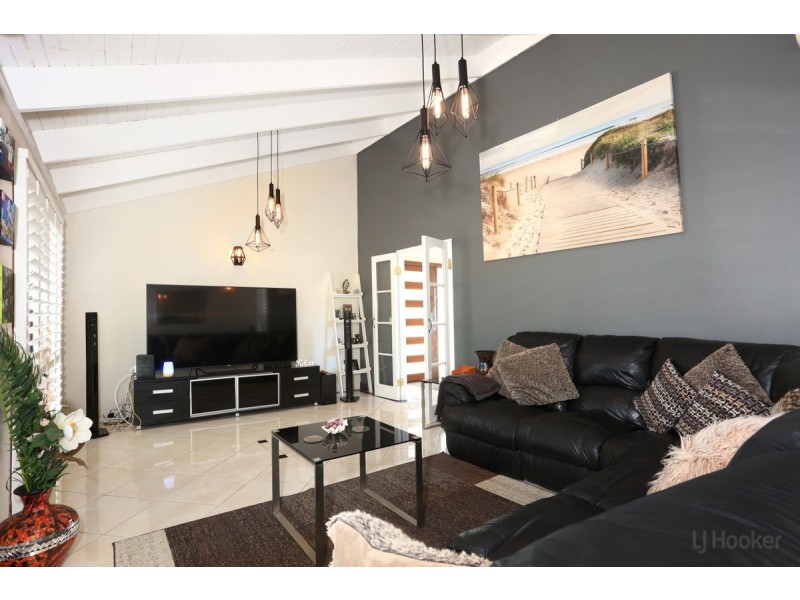 35 Thrush Avenue, Paradise Point QLD 4216