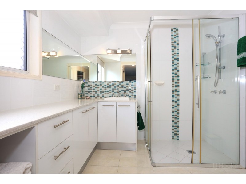 84 Lae Drive, Runaway Bay QLD 4216