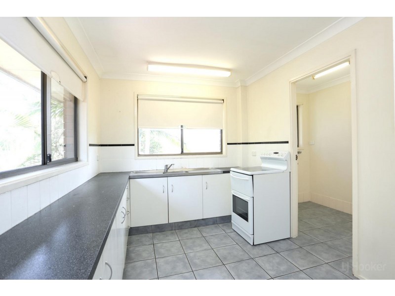 205 Government Road, Labrador QLD 4215