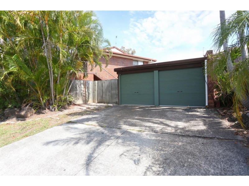 205 Government Road, Labrador QLD 4215