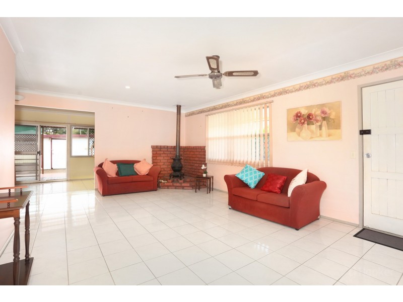 2 Nalkari Street, Coombabah QLD 4216