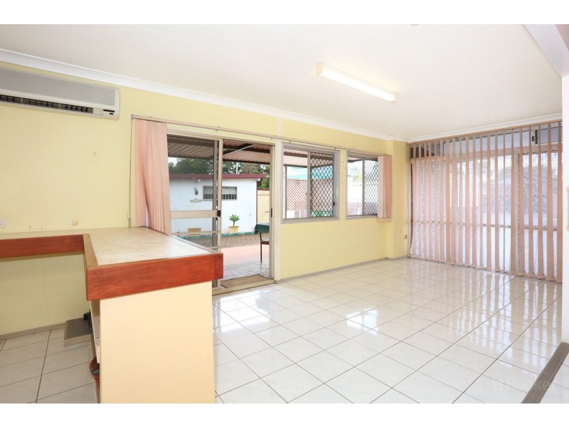 2 Nalkari Street, Coombabah QLD 4216