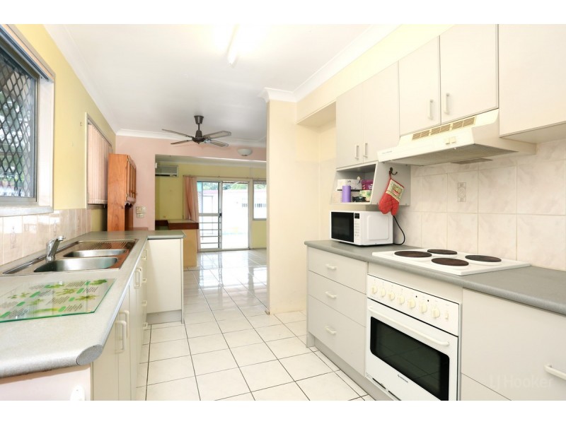 2 Nalkari Street, Coombabah QLD 4216