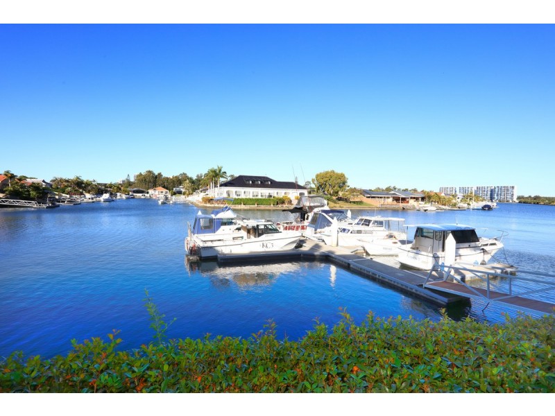 24/82-86 Limetree Parade, Runaway Bay QLD 4216