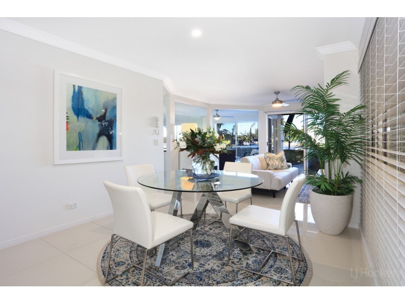 24/82-86 Limetree Parade, Runaway Bay QLD 4216