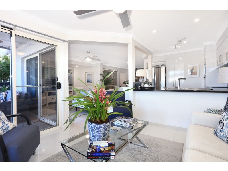 24/82-86 Limetree Parade, Runaway Bay QLD 4216