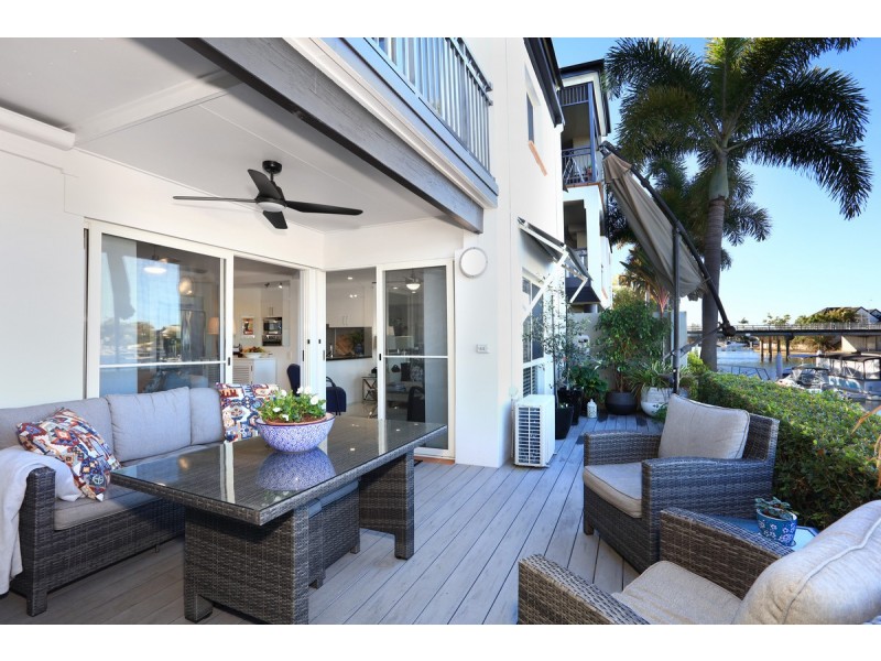 24/82-86 Limetree Parade, Runaway Bay QLD 4216