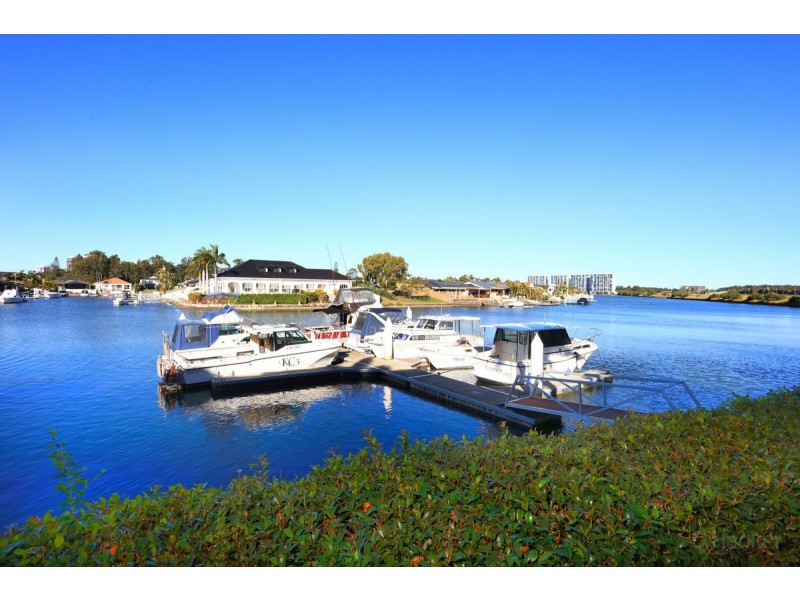 24/82-86 Limetree Parade, Runaway Bay QLD 4216