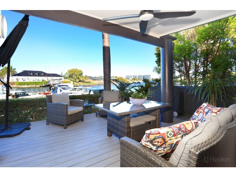 24/82-86 Limetree Parade, Runaway Bay QLD 4216