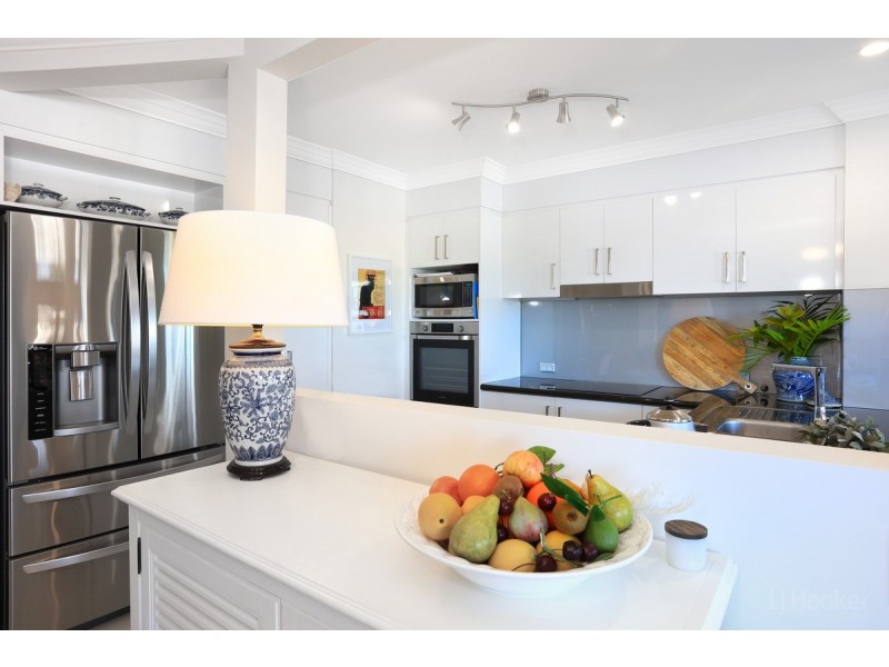 24/82-86 Limetree Parade, Runaway Bay QLD 4216