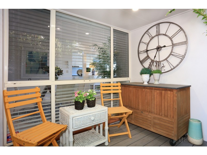 24/82-86 Limetree Parade, Runaway Bay QLD 4216