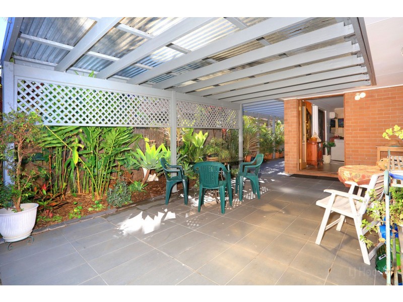 2/49 Morinda Way, Labrador QLD 4215