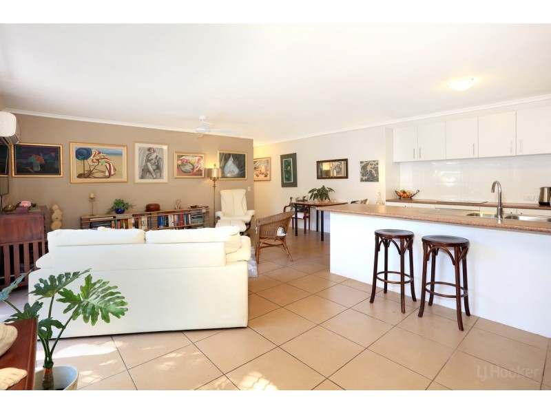 2/49 Morinda Way, Labrador QLD 4215