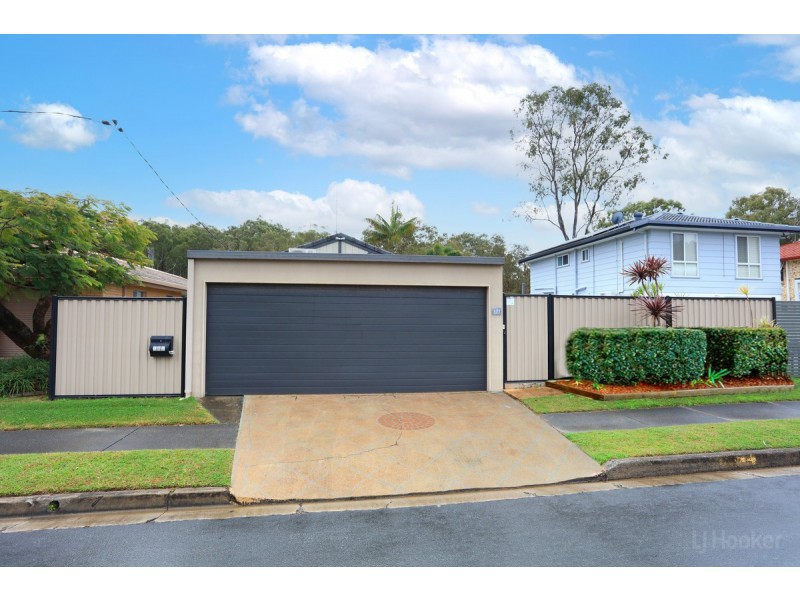 121 Kindra Avenue, Southport QLD 4215