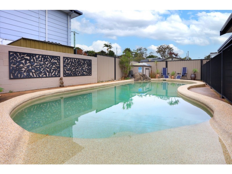 121 Kindra Avenue, Southport QLD 4215