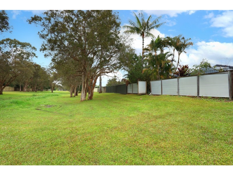 121 Kindra Avenue, Southport QLD 4215