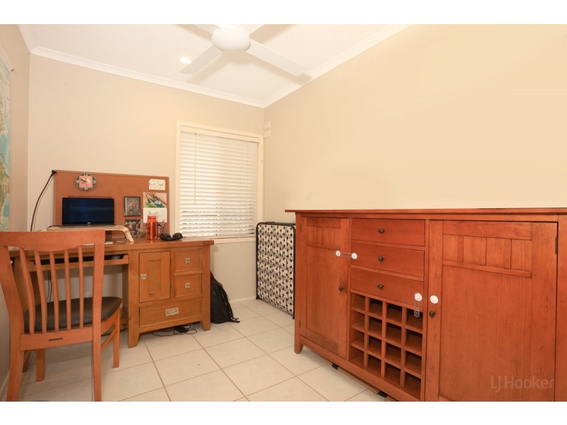 121 Kindra Avenue, Southport QLD 4215