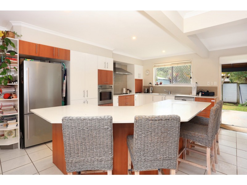 121 Kindra Avenue, Southport QLD 4215