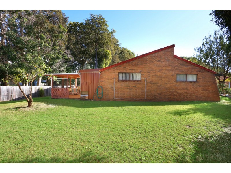 2/16 Eurimbula Court, Paradise Point QLD 4216