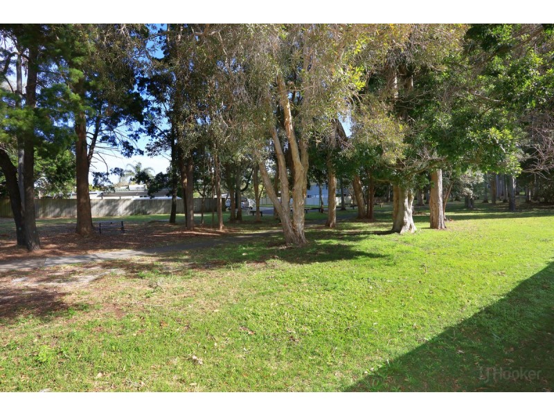 2/16 Eurimbula Court, Paradise Point QLD 4216