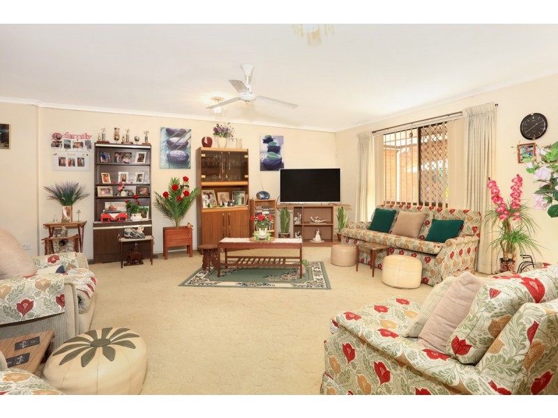 2/16 Eurimbula Court, Paradise Point QLD 4216