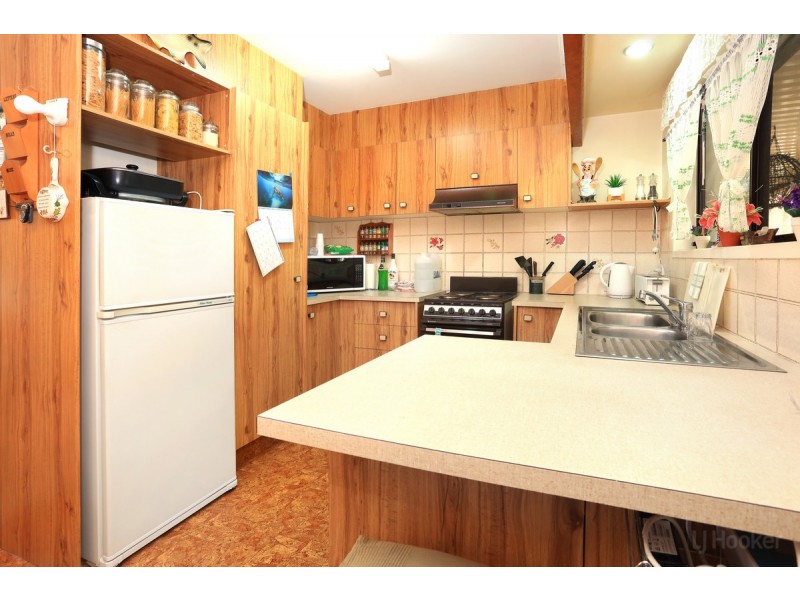 2/16 Eurimbula Court, Paradise Point QLD 4216