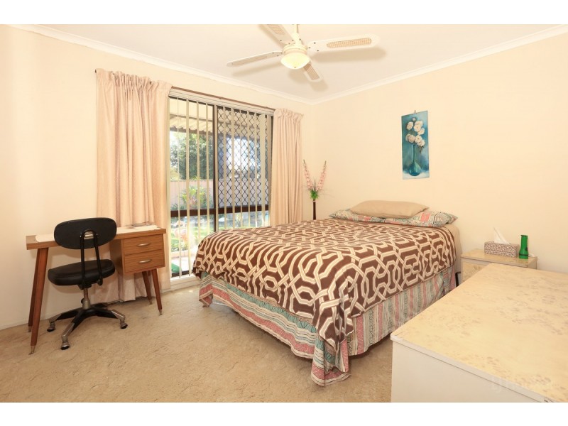 2/16 Eurimbula Court, Paradise Point QLD 4216