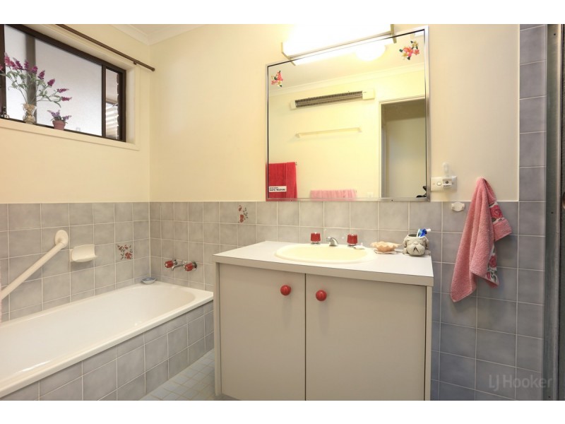 2/16 Eurimbula Court, Paradise Point QLD 4216