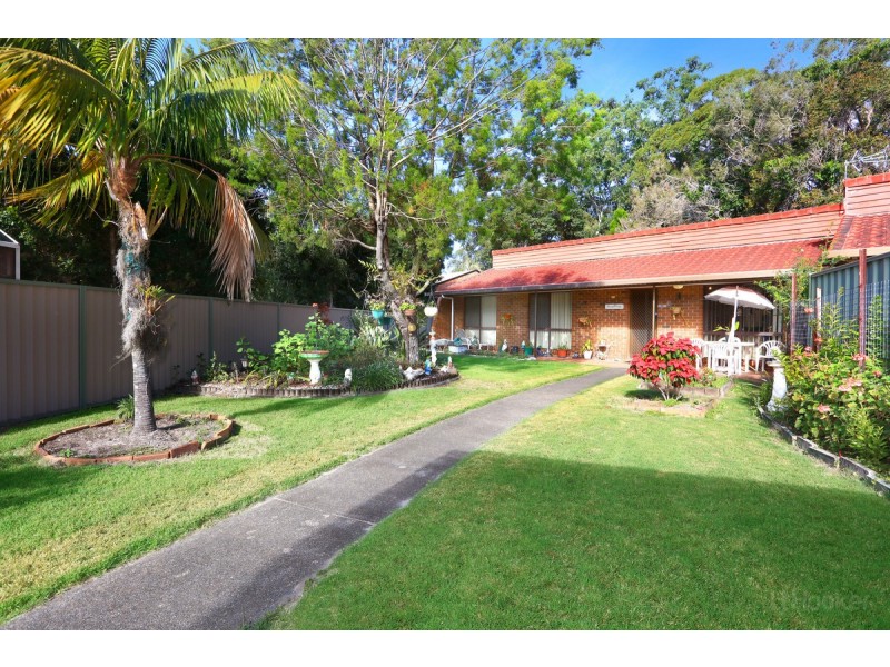 2/16 Eurimbula Court, Paradise Point QLD 4216