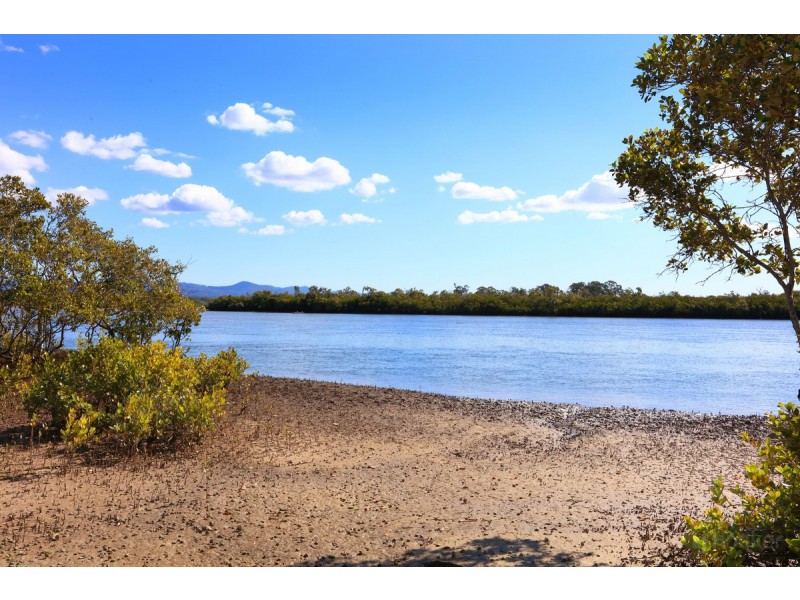 15 The Esplanade, Coombabah QLD 4216