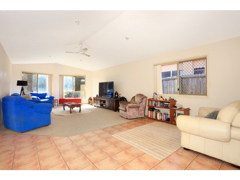 15 The Esplanade, Coombabah QLD 4216