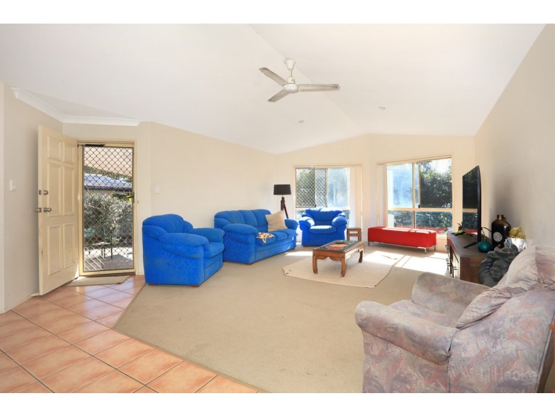 15 The Esplanade, Coombabah QLD 4216