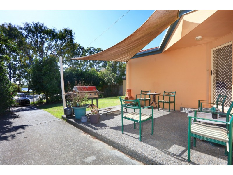 15 The Esplanade, Coombabah QLD 4216