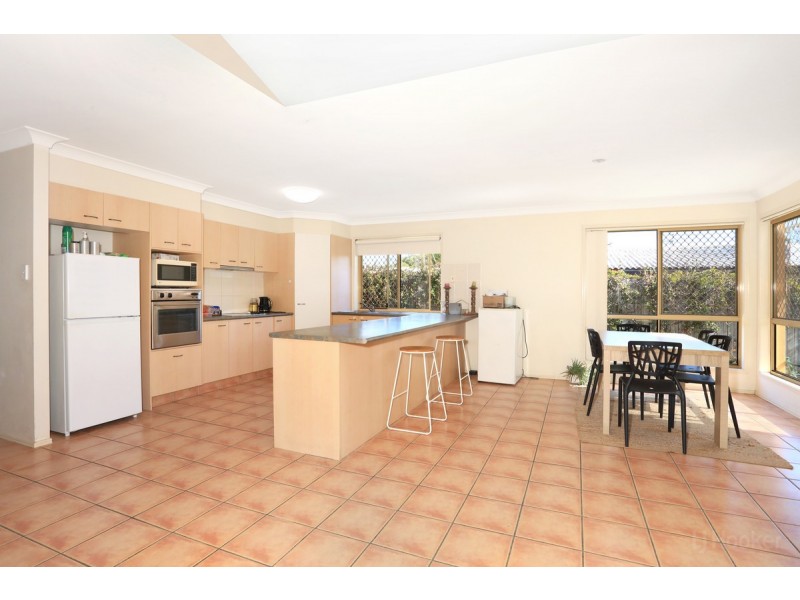 15 The Esplanade, Coombabah QLD 4216