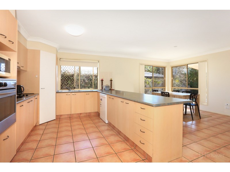 15 The Esplanade, Coombabah QLD 4216