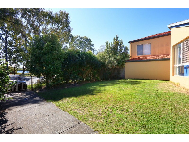 15 The Esplanade, Coombabah QLD 4216