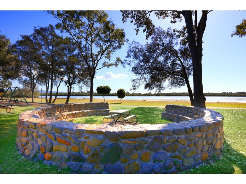 15 The Esplanade, Coombabah QLD 4216