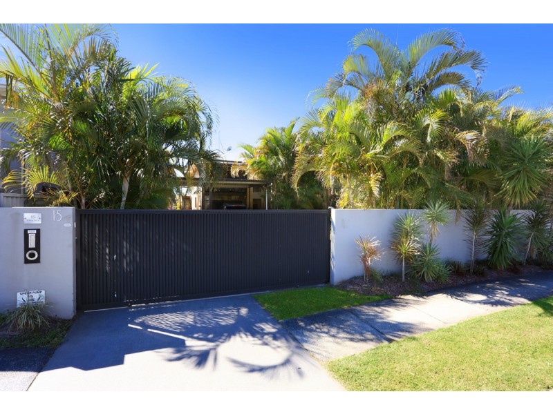 15 Oxley Drive, Paradise Point QLD 4216