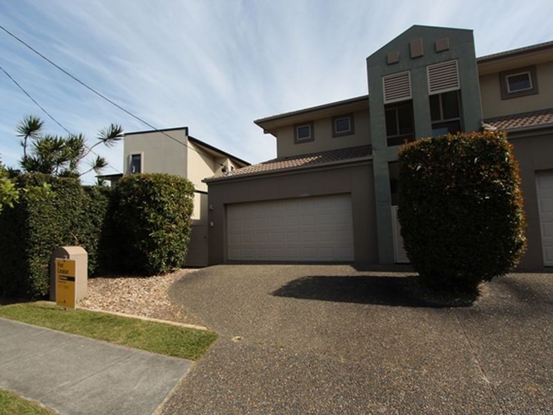 2/52 Bayview Street, Runaway Bay QLD 4216