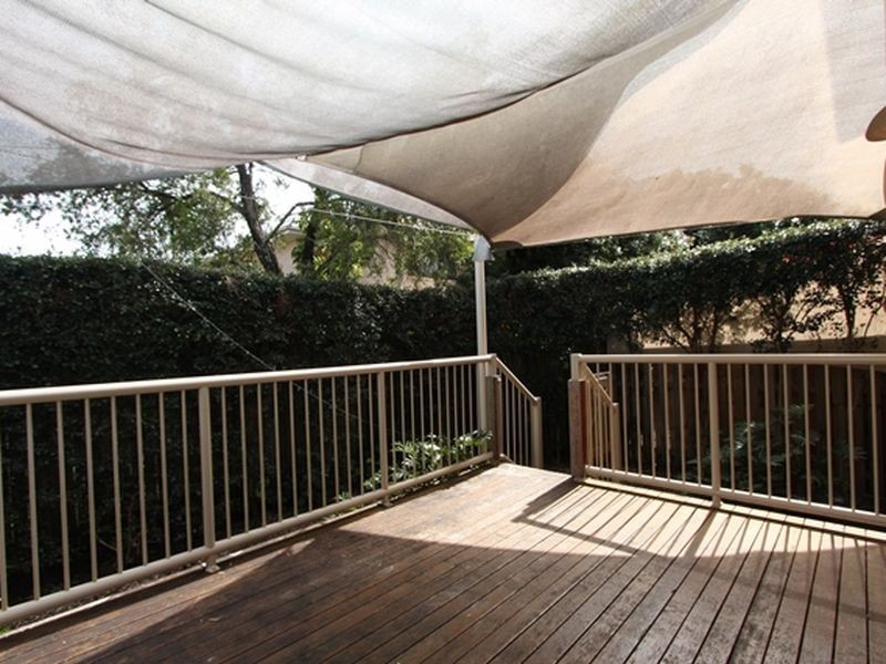 2/52 Bayview Street, Runaway Bay QLD 4216